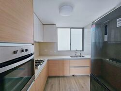 Sea Esta (D18), Condominium #588591391
